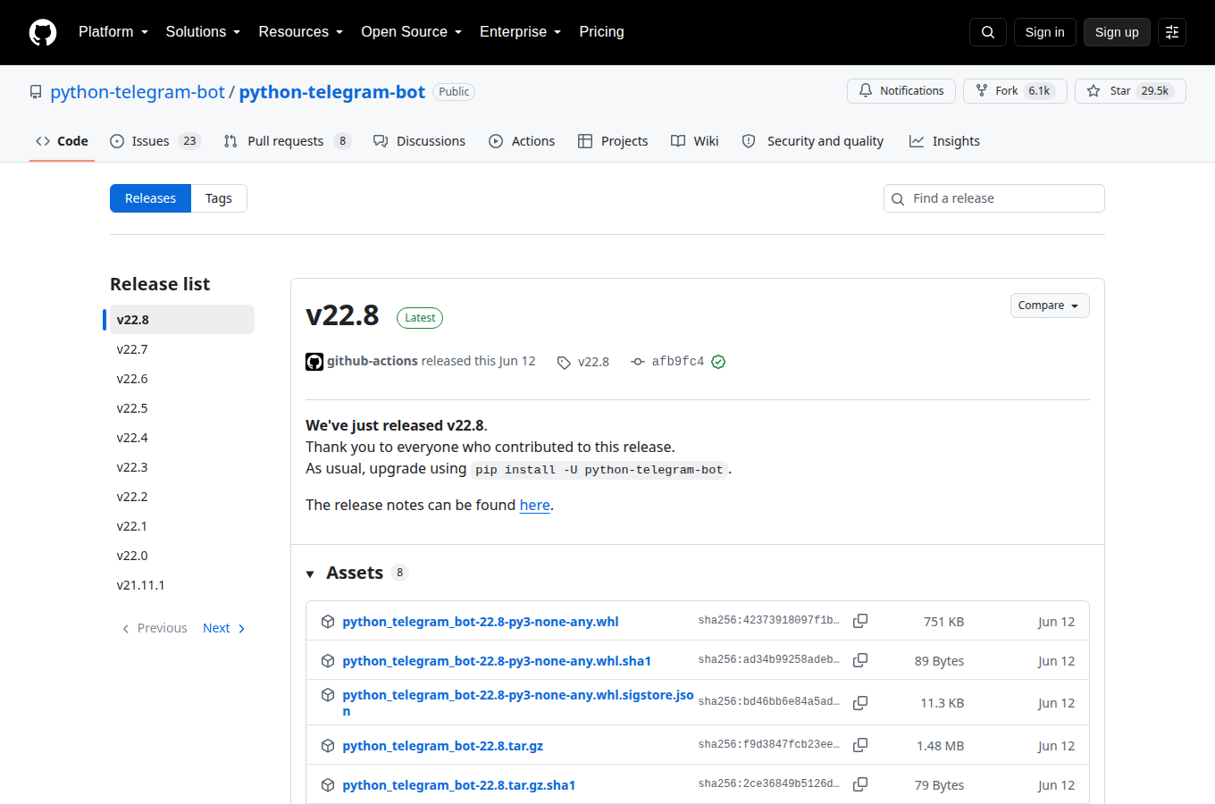 python-telegram-bot/python-telegram-bot 的 Releases 頁，列出各正式版本與發行日期，最新版號與更新重點一頁看完。