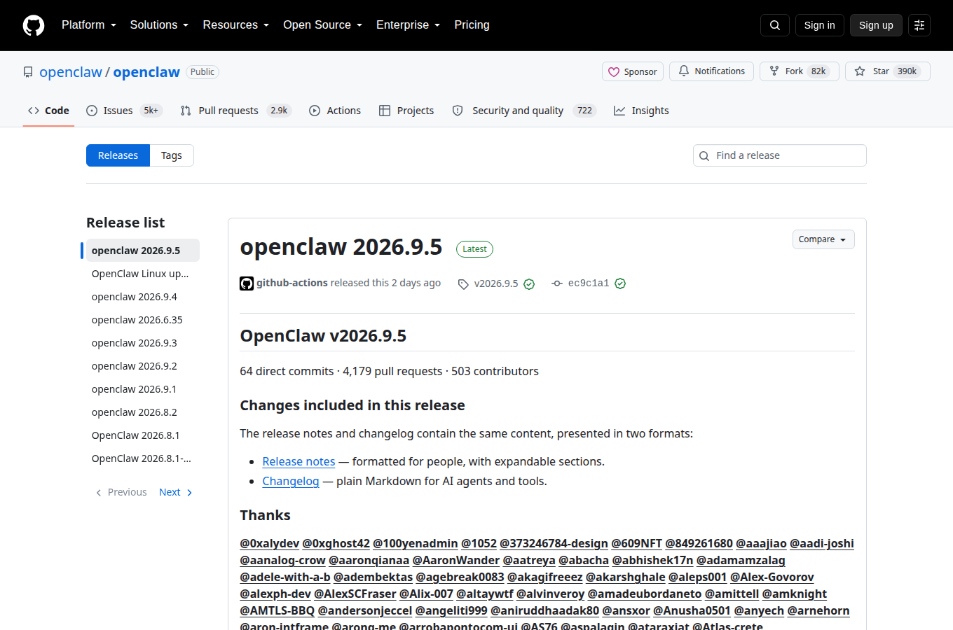 OpenClaw 的 Releases 頁，每個正式版本的發布日期與更新內容逐條列出。