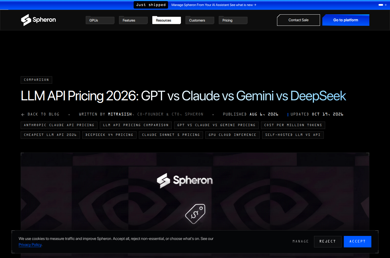 Spheron 整理的 2026 年 LLM API 價格比較頁，批次與快取折扣條件並列。